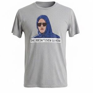 Salty Geminii Women’s ‘She Doesn’t Even Go Here’ Mean Girls T Shirt Size Xlarge